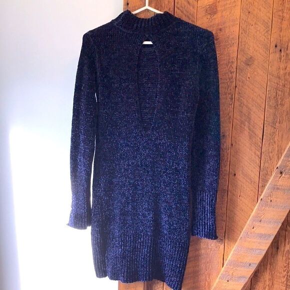 Dynamite knitted / back opened velvet dress - Picture 2 of 9